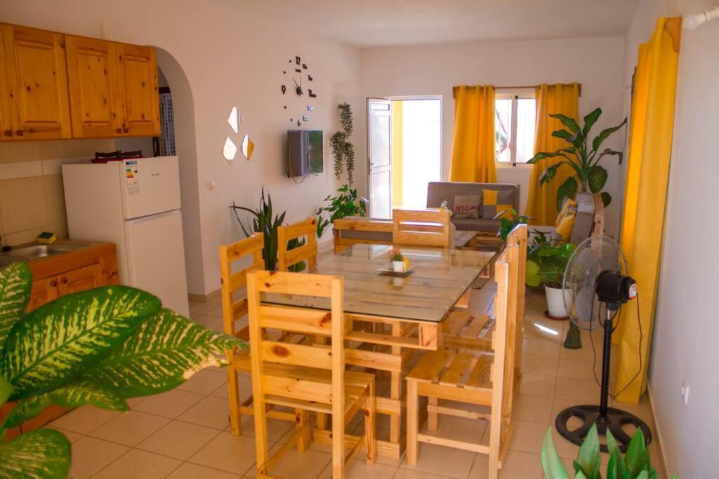 קאלהטה Cosy & Relax Yellow House 5Mn Walk From The Beach! מראה חיצוני תמונה