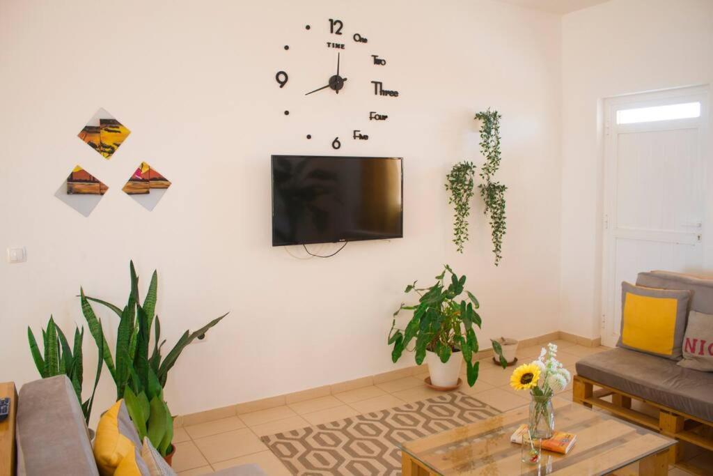 קאלהטה Cosy & Relax Yellow House 5Mn Walk From The Beach! מראה חיצוני תמונה